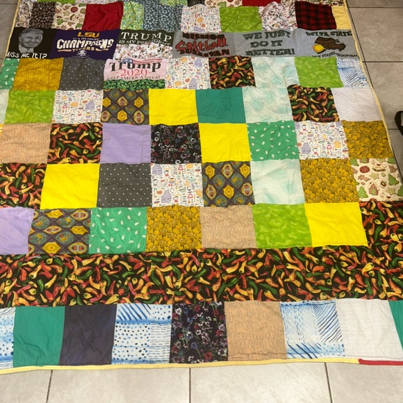 2020 Teeshirt Trump 2020 Patchwork handmade quilt. Colorful...